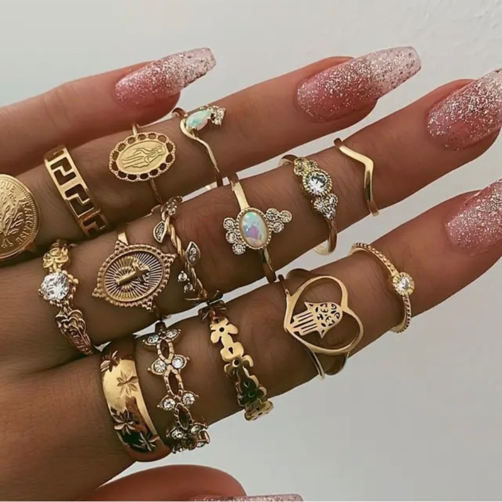 Glamorous 18k Gold plated vintage stackable ring Set of 15 chic NWT